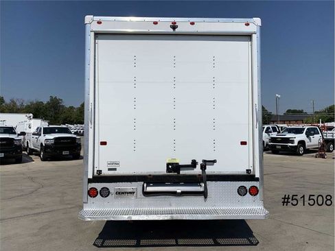 Used 2022 Chevrolet Express 4500 Extended w/ Power Convenience Package image 7