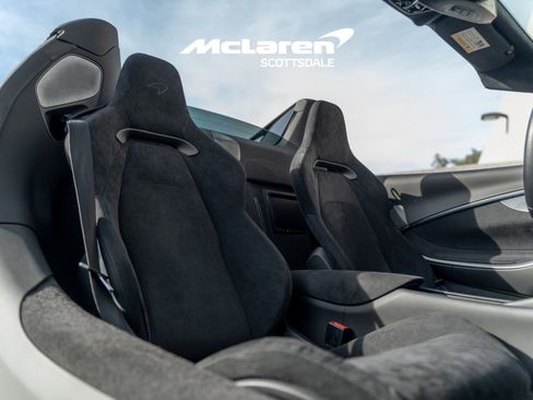 Used 2025 McLaren Artura Spider image 23