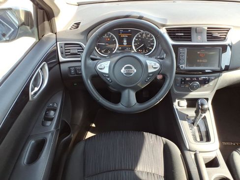 Used 2019 Nissan Sentra SV FWD image 6