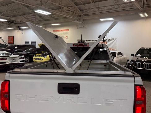 Used 2022 Chevrolet Colorado LT w/ Fleet Safety Package image 11