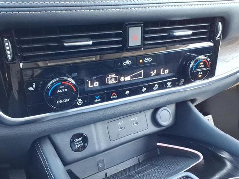 Certified 2024 Nissan Rogue Platinum w/ Platinum Premium Package image 28