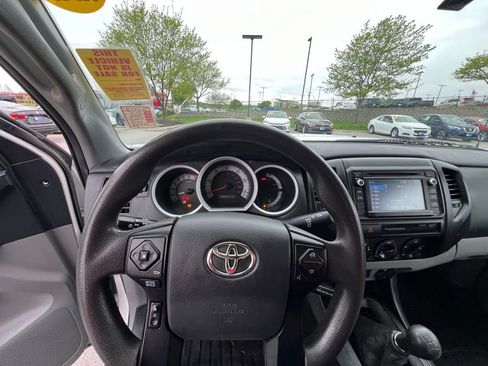 Used 2015 Toyota Tacoma 2WD Access Cab image 31