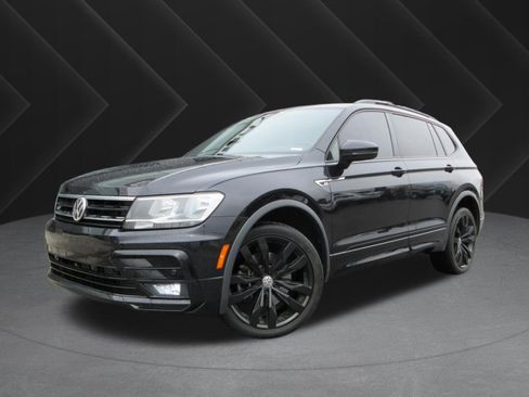 Used 2020 Volkswagen Tiguan SE R-Line image 1