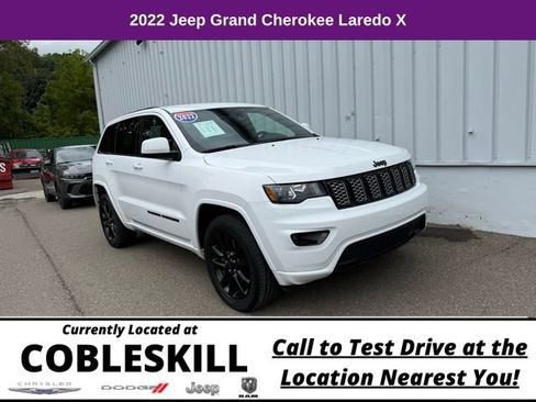 Used 2022 Jeep Grand Cherokee Laredo AWD/4WD image 3