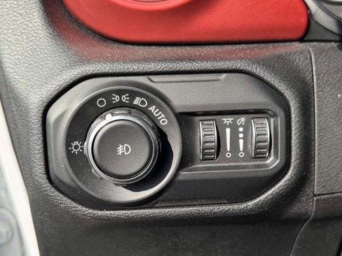 Used 2020 Jeep Wrangler Unlimited Rubicon AWD/4WD image 9