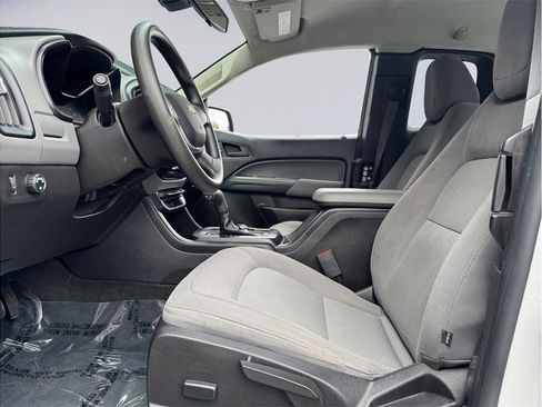 Used 2018 Chevrolet Colorado W/T w/ WT Convenience Package image 9