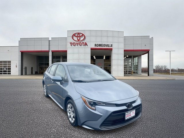 Used 2025 Toyota Corolla LE FWD image 1