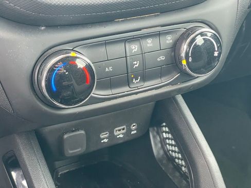 Used 2023 Chevrolet TrailBlazer LS FWD image 20