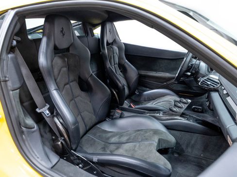 Used 2010 Ferrari 458 Italia Coupe RWD image 30