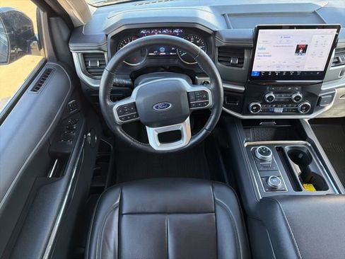Used 2024 Ford Expedition Max XLT image 9