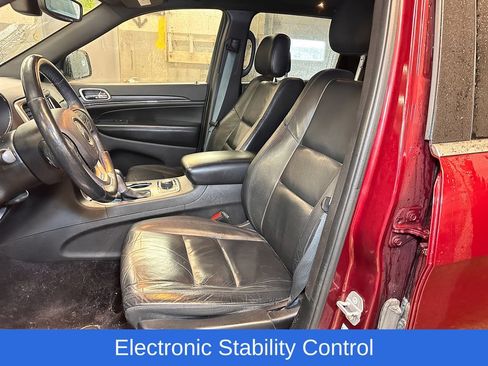 Used 2018 Jeep Grand Cherokee Limited AWD/4WD image 9