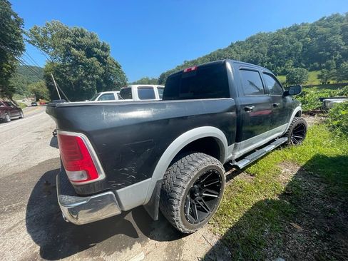 Used 2015 RAM 1500 Laramie AWD/4WD image 5