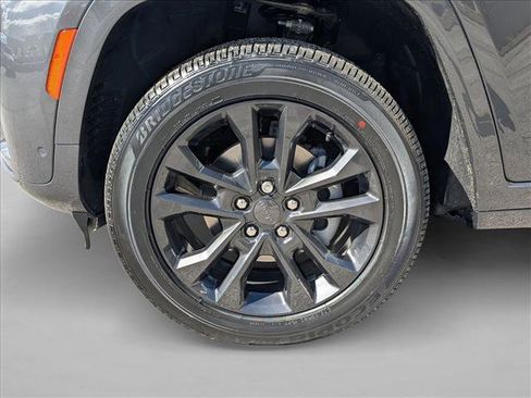 New 2026 Jeep Grand Cherokee Limited Reserve image 10