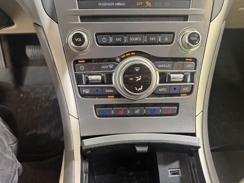 Used 2018 Lincoln MKZ Reserve w/ Climate Package AWD/4WD image 17