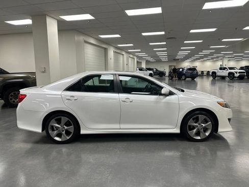 Used 2012 Toyota Camry SE FWD image 8