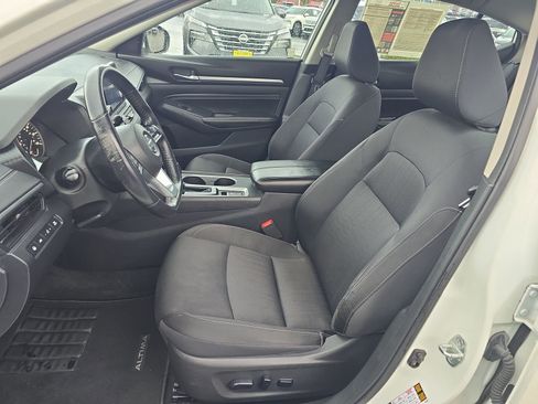 Used 2019 Nissan Altima 2.5 SV image 11