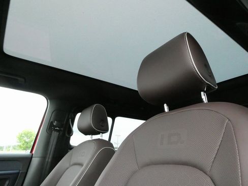 New 2025 Volkswagen ID. Buzz Pro S Plus image 33