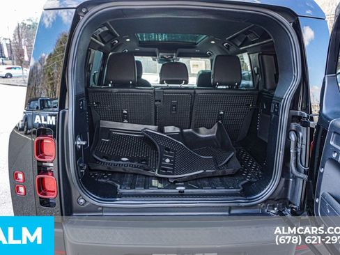 Used 2022 Land Rover Defender 110 S image 23