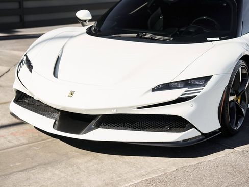 Used 2023 Ferrari SF90 Stradale image 5