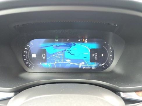 Certified 2025 Volvo V60 B5 Cross Country Plus image 33