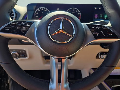 New 2026 Mercedes-Benz GLB 250 image 20