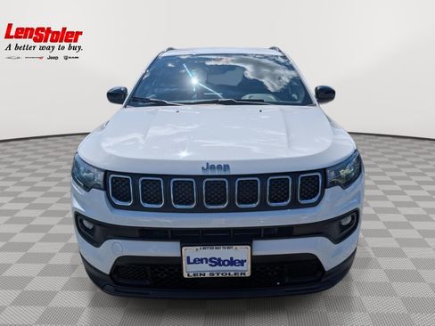Used 2023 Jeep Compass Latitude AWD/4WD image 8