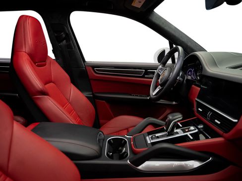 Used 2022 Porsche Cayenne Turbo S AWD/4WD image 59