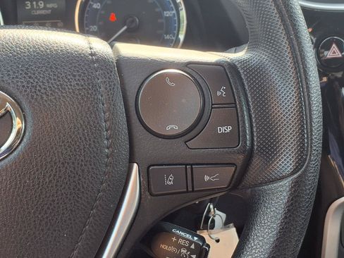 Used 2018 Toyota Corolla LE FWD image 16