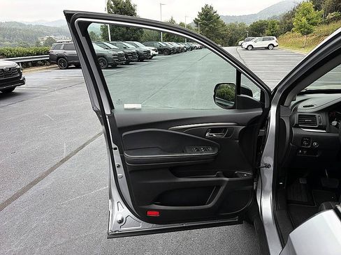 Used 2019 Honda Ridgeline Sport image 9