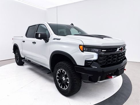 Used 2024 Chevrolet Silverado 1500 ZR2 w/ LPO, Dark Essentials Package image 12