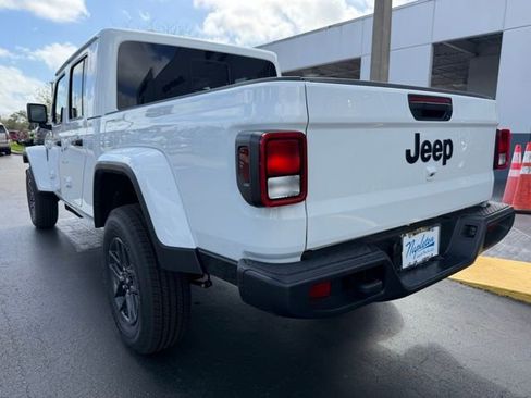 New 2026 Jeep Gladiator Sport image 7