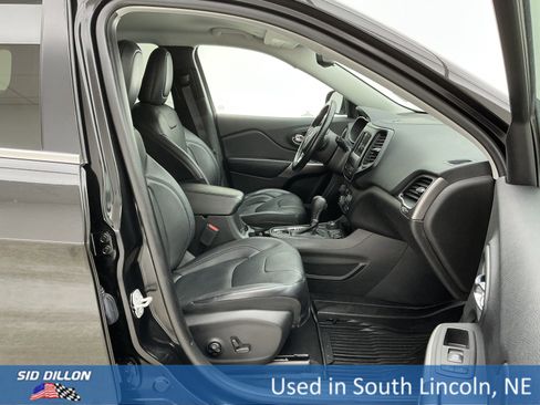 Used 2021 Jeep Cherokee Latitude Lux w/ Mopar Interior Package image 25