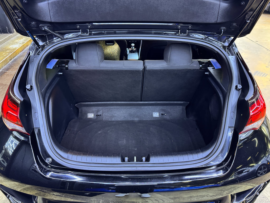 Used 2019 Hyundai Veloster N N FWD image 28