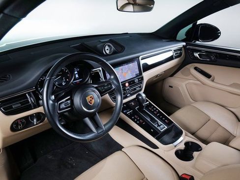 Certified 2023 Porsche Macan image 20