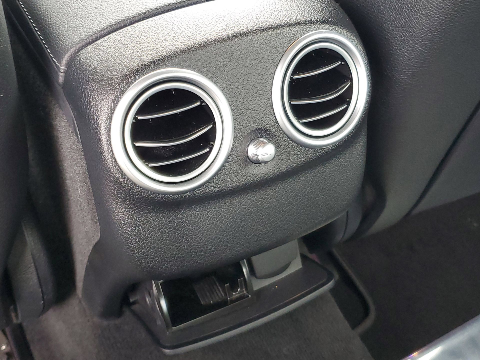 Used 2022 Mercedes-Benz E 350 Sedan image 13