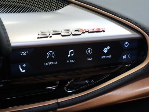 Used 2022 Ferrari SF90 Spider image 32