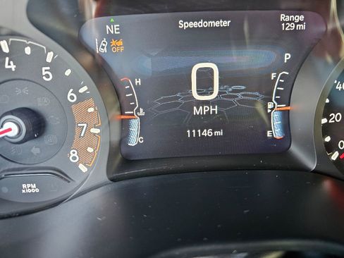 Used 2025 Jeep Compass Trailhawk image 31