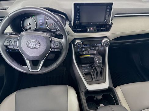 Certified 2021 Toyota RAV4 XLE Premium FWD image 20