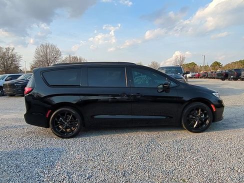 New 2026 Chrysler Pacifica Select w/ S Appearance Package FWD image 6