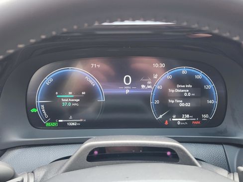 Used 2025 Toyota Crown Signia w/ Advanced Technology Package image 19