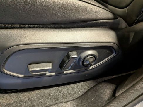 New 2025 Jeep Grand Cherokee Limited w/ Luxury Tech Group II image 13