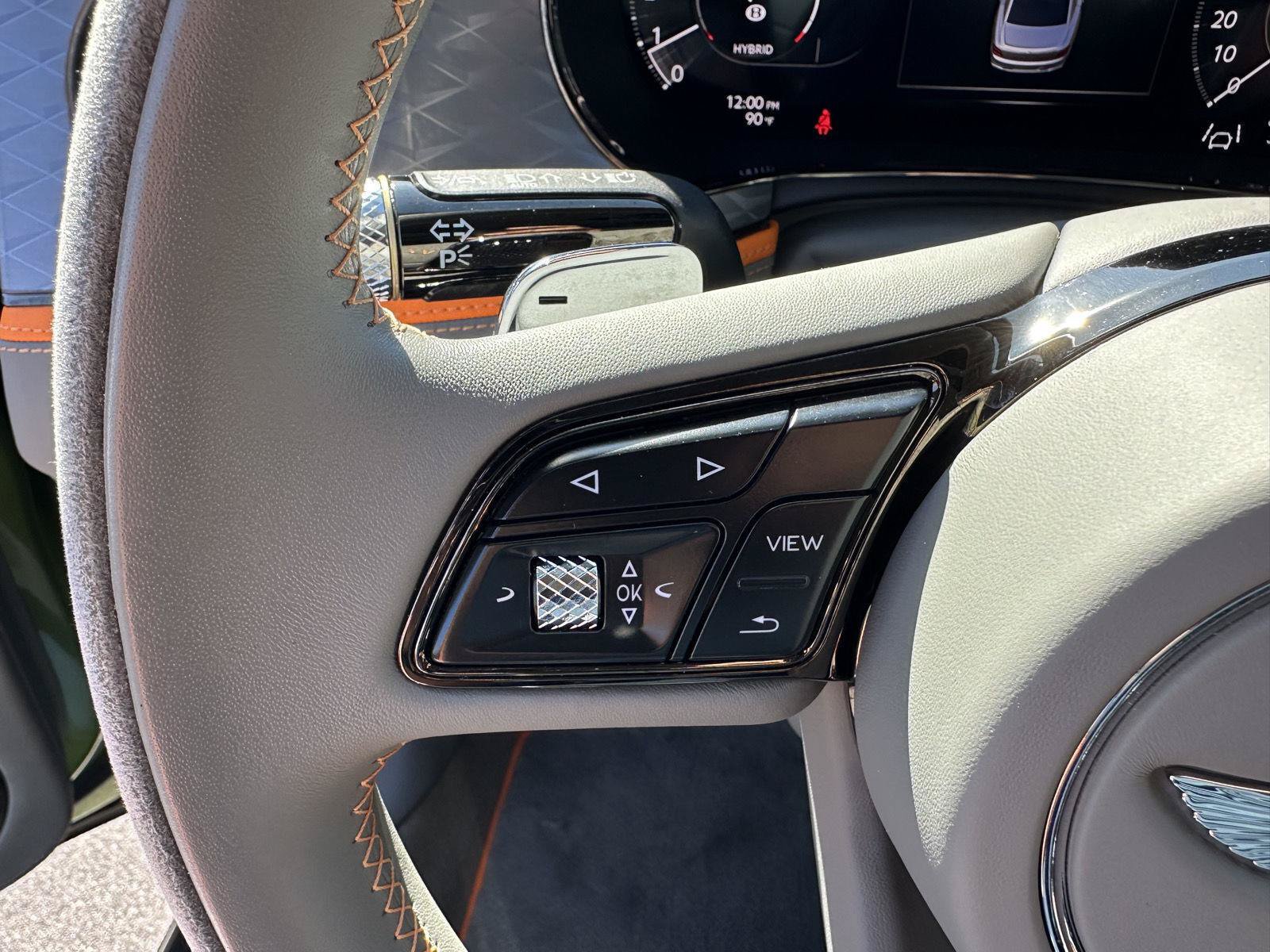 New 2025 Bentley Flying Spur Plug-In Hybrid AWD/4WD image 38