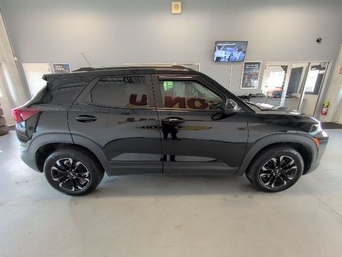 Certified 2023 Chevrolet TrailBlazer LT w/ Convenience Package FWD image 6