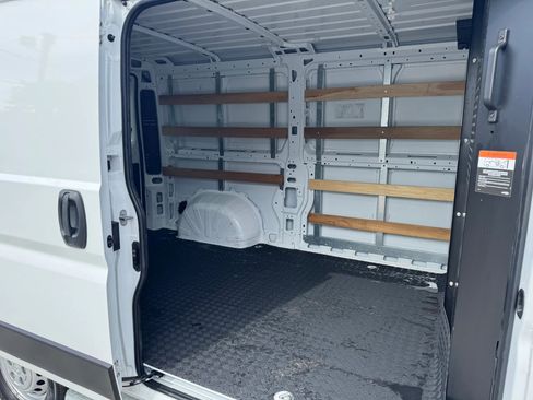 Used 2025 RAM ProMaster 2500 w/ U-Haul Equipment Group FWD image 28