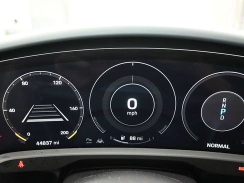 Used 2021 Porsche Taycan RWD image 17