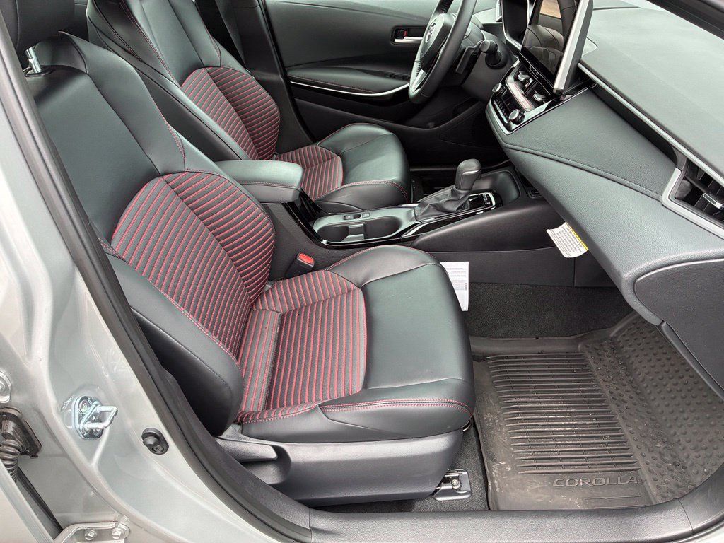 Used 2026 Toyota Corolla XSE FWD image 30