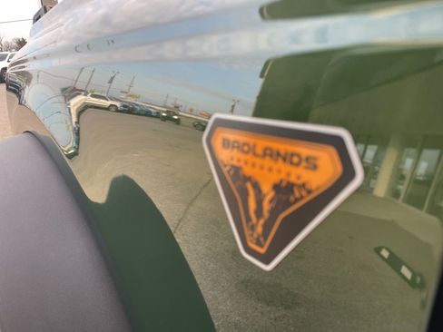 Used 2023 Ford Bronco Badlands w/ Sasquatch Package image 13