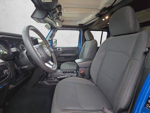 Used 2024 Jeep Wrangler Unlimited Sahara AWD/4WD image 14