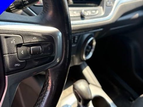 Used 2019 Chevrolet Blazer LT FWD image 18