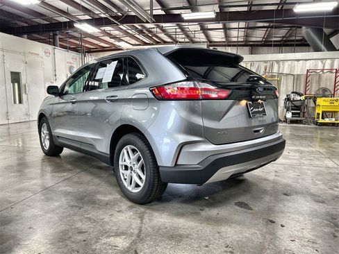 Used 2024 Ford Edge SEL image 6